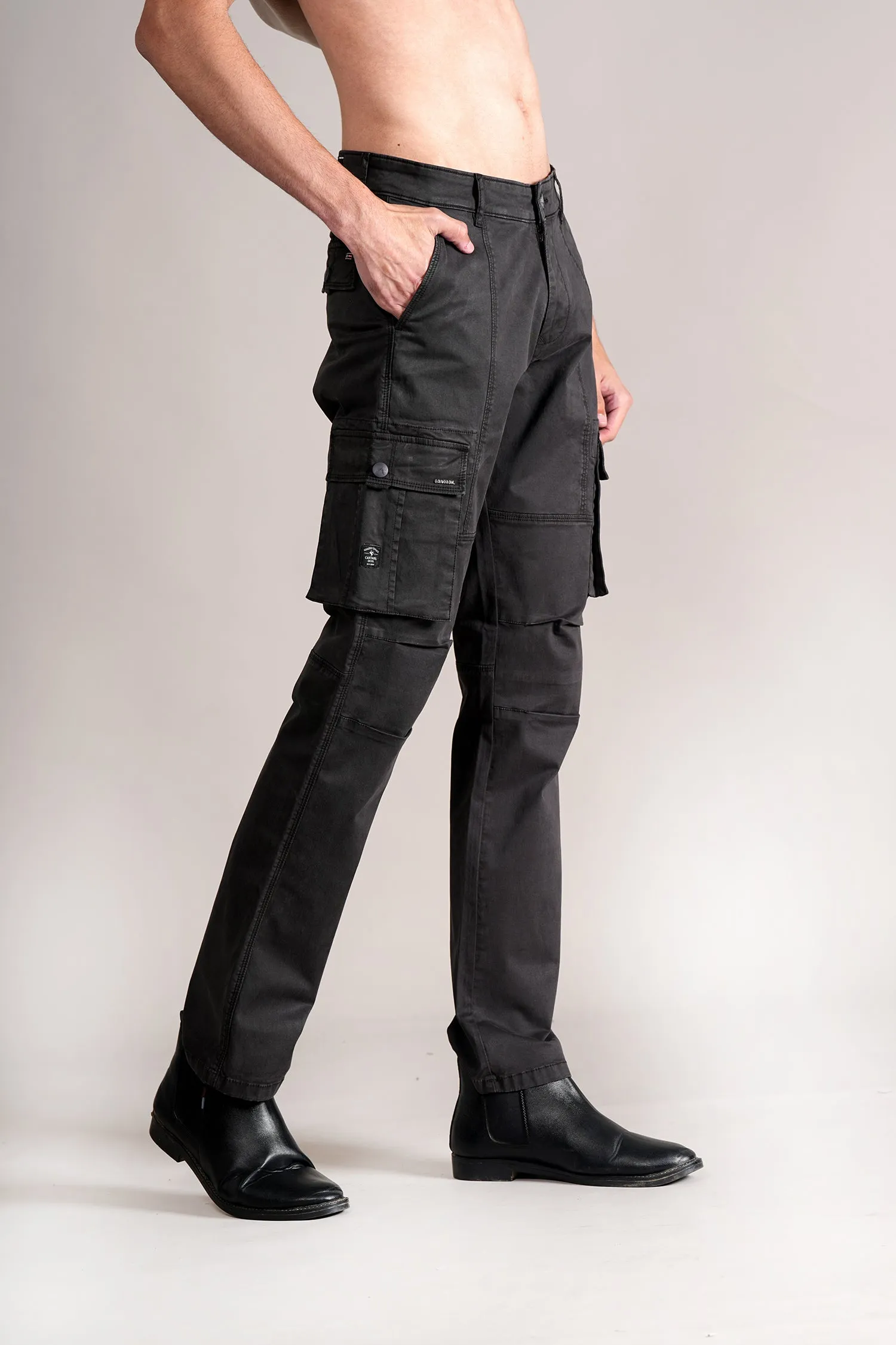 Men Dark Grey Solid Casual Cargo Pant