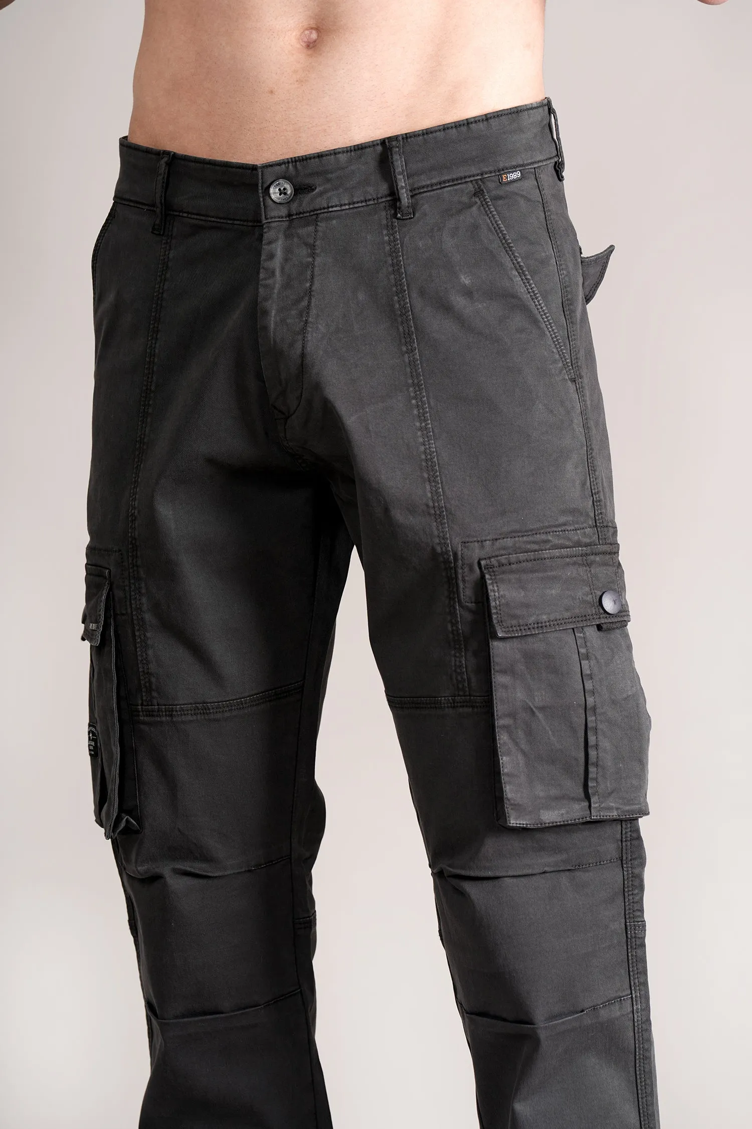 Men Dark Grey Solid Casual Cargo Pant